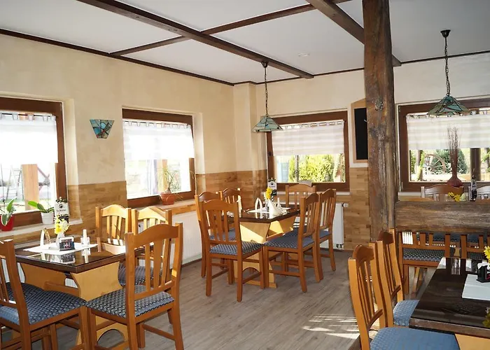 Konukevi Gasthaus Am Waldbad