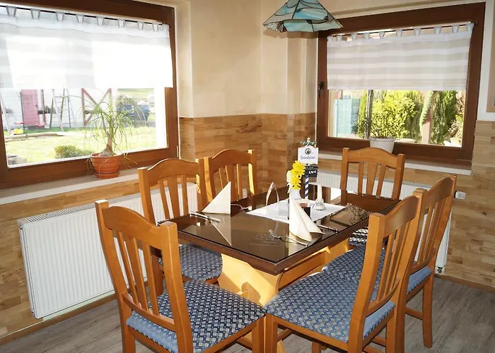 Konukevi Gasthaus Am Waldbad